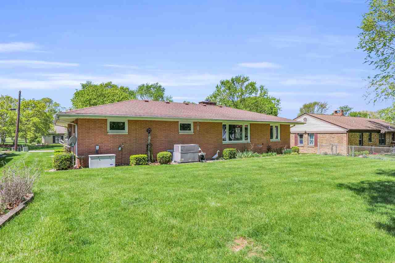 1702 Golfview Dr #1 - Photo 2 of 16