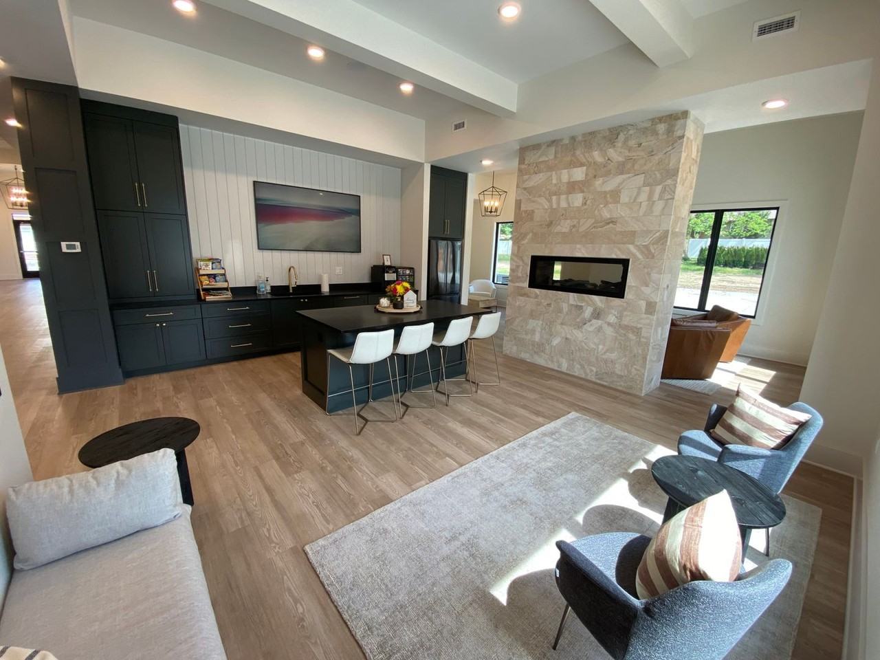 The Flats at Westbury - Photo 2 of 7