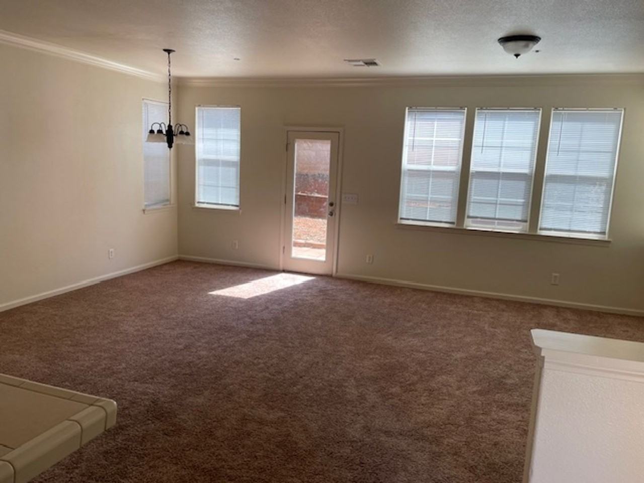 2165 Vienna Way - Photo 3 of 15