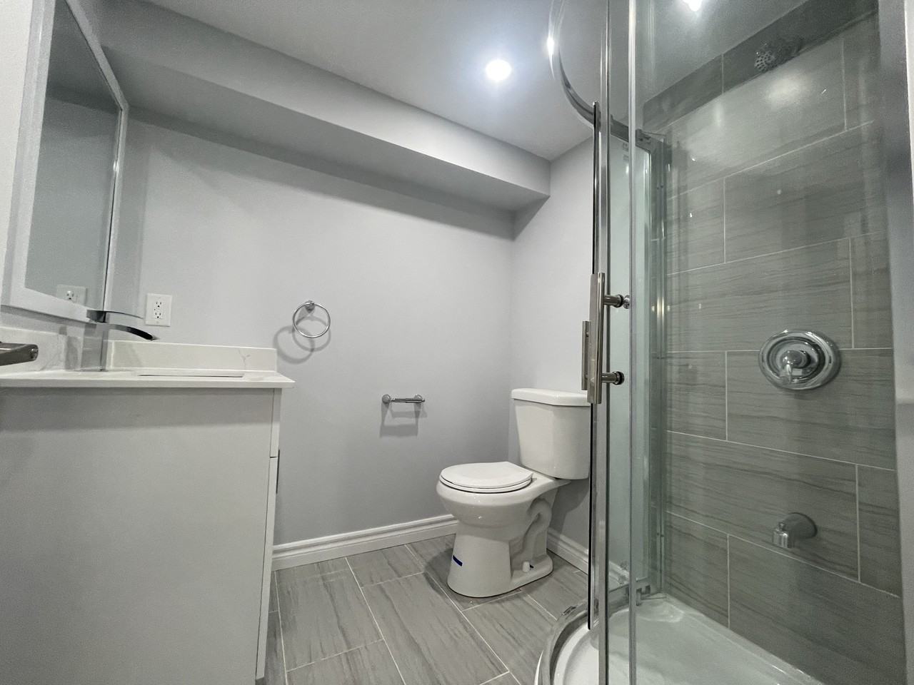 980 Ossington Avenue #BSMT - Photo 3 of 7