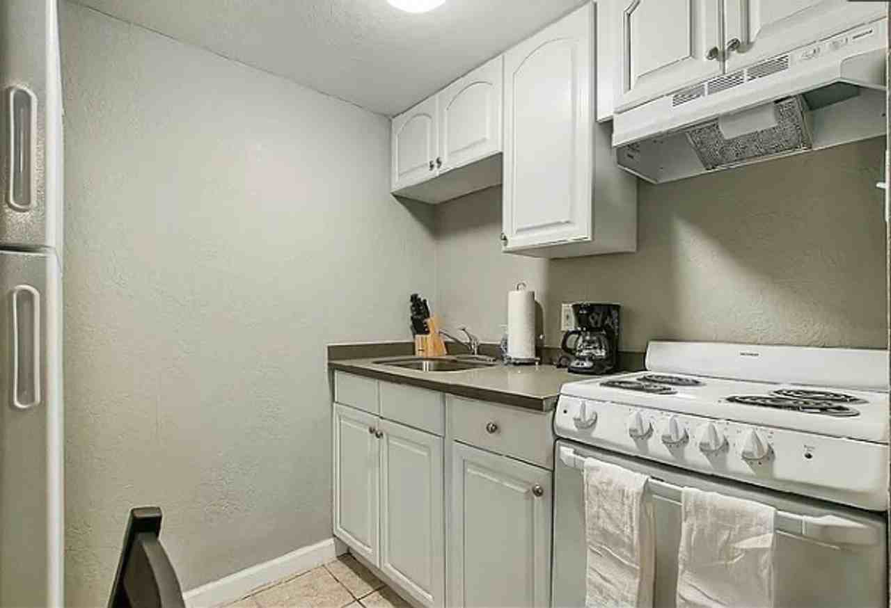 Portofino Apartments - Photo 3 of 11