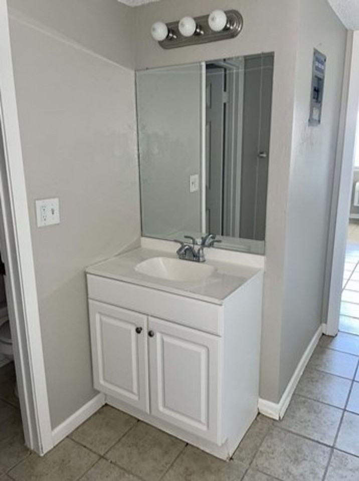 Portofino Apartments - Photo 7 of 11