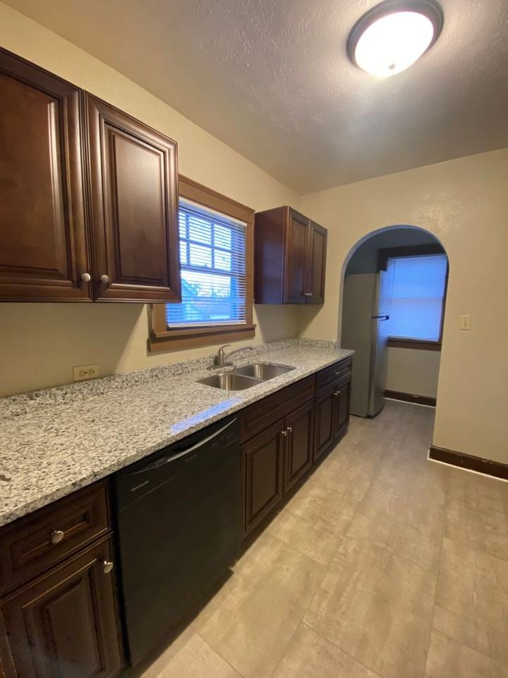 1525 Otoe St - Photo 2 of 8