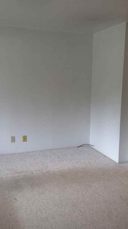 654 Ne Laurance St - Photo 4 of 38