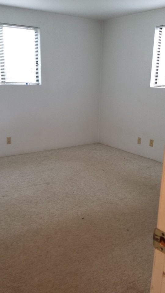 654 Ne Laurance St - Photo 7 of 38