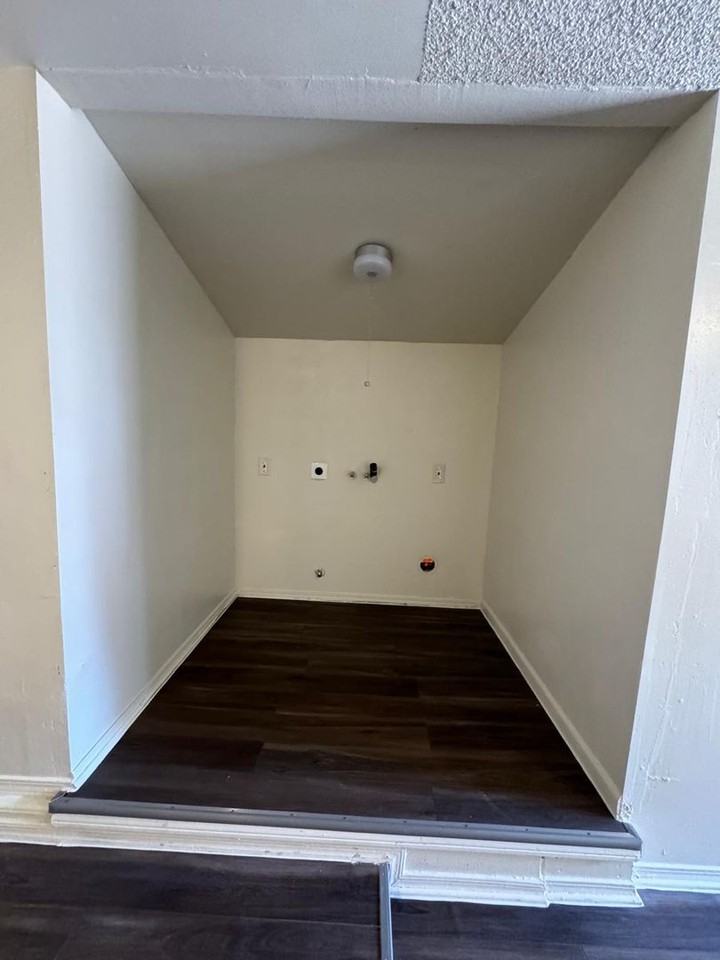 10th St., 26911 - Photo 3 of 8