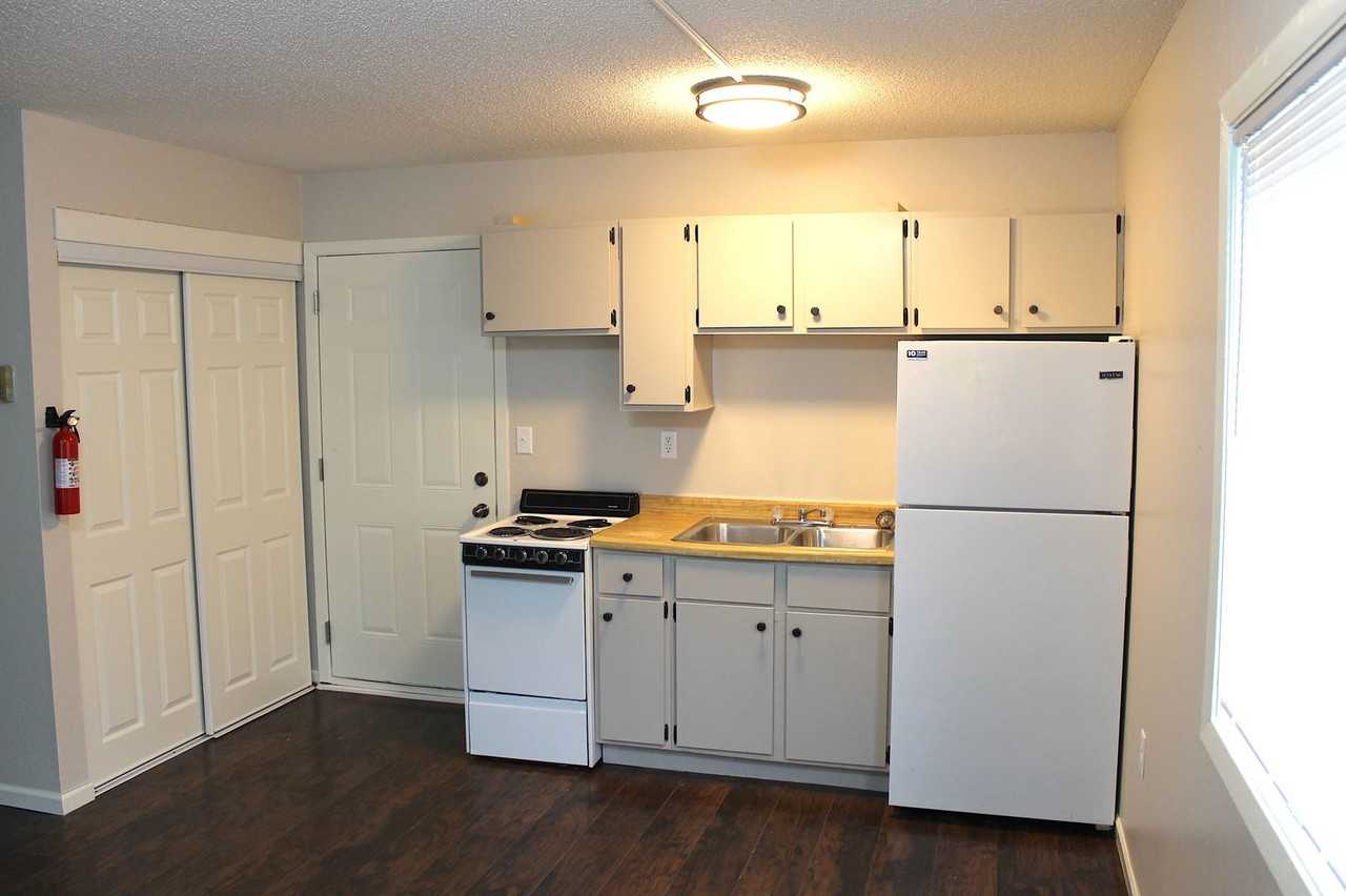 1526 E Superior St #3 - Photo 5 of 12