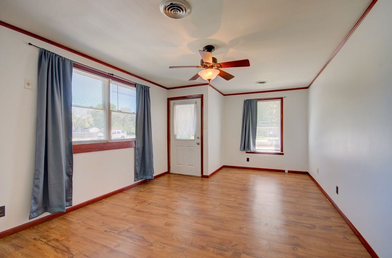 1112 - 1114 N Joliet St - Photo 3 of 12