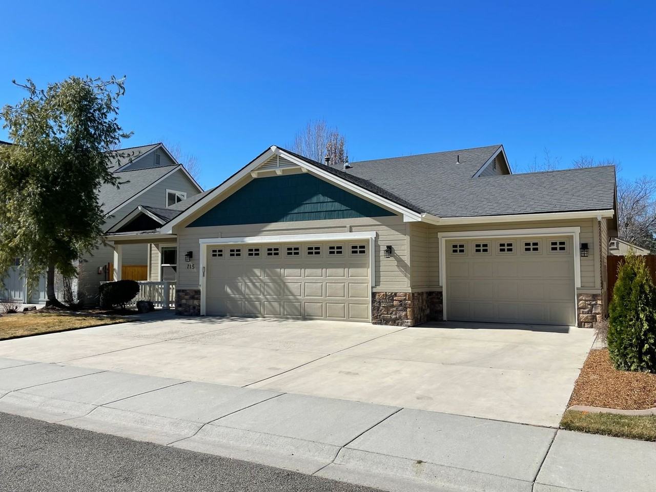 715 S Trunnel Ave - Photo 3 of 43