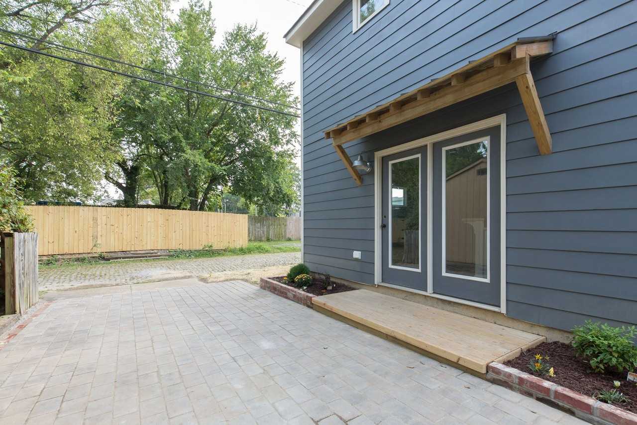 2208 Burton St - Photo 3 of 14
