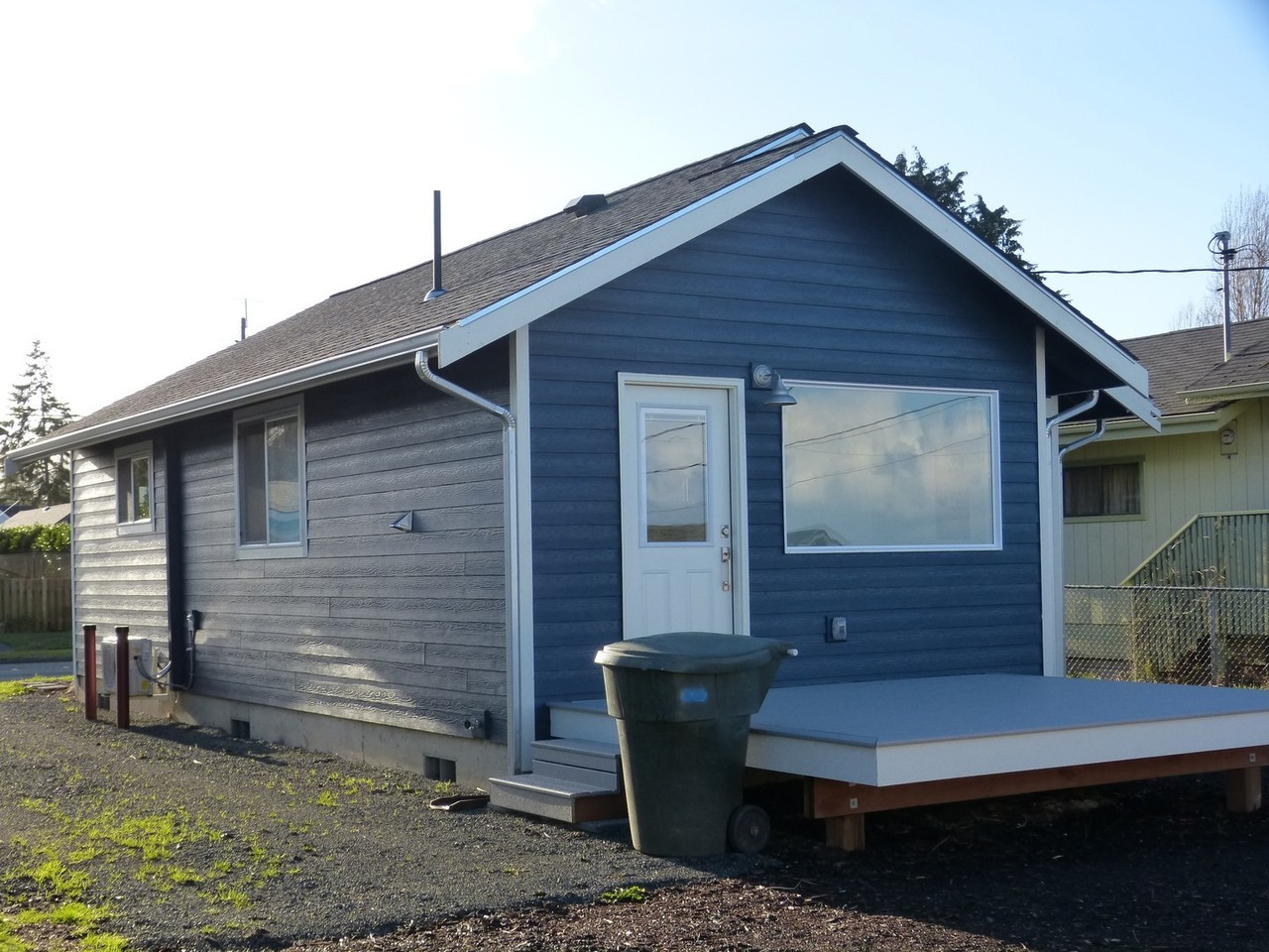 1317 W 5th St - Photo 2 of 19