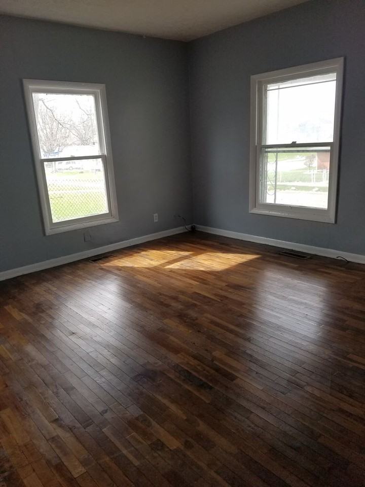 1105 E Jefferson St - Photo 3 of 19