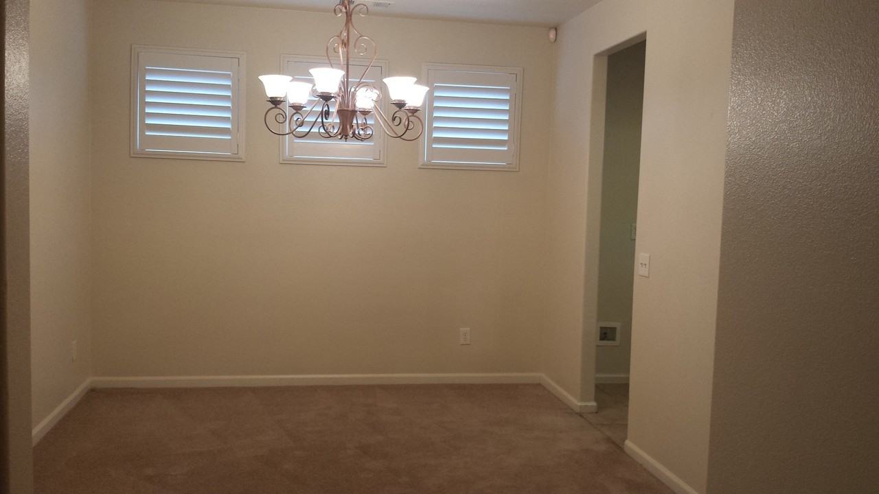 719 Rock Creek Ln - Photo 5 of 15
