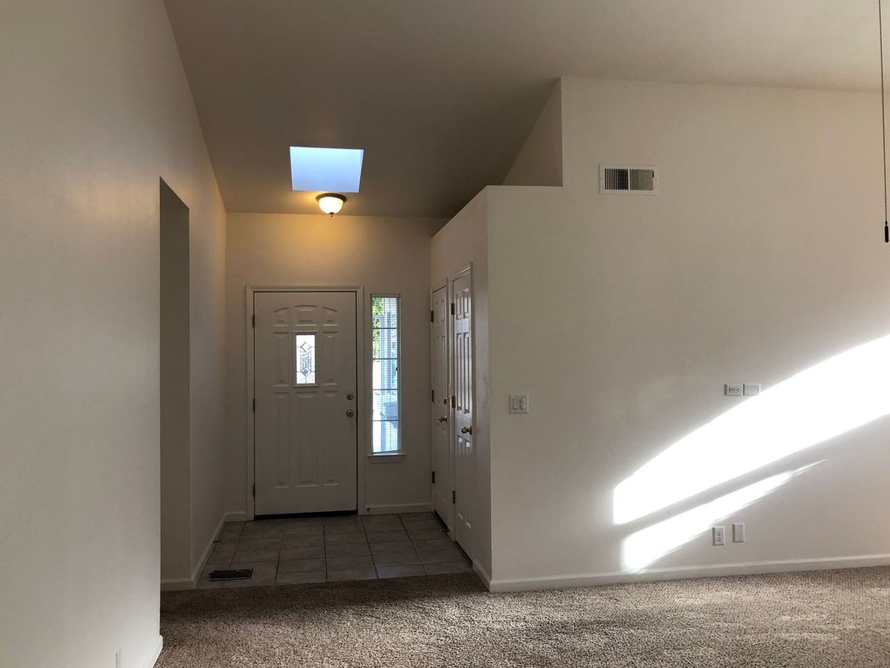 14 Upper Lake Ct - Photo 3 of 26