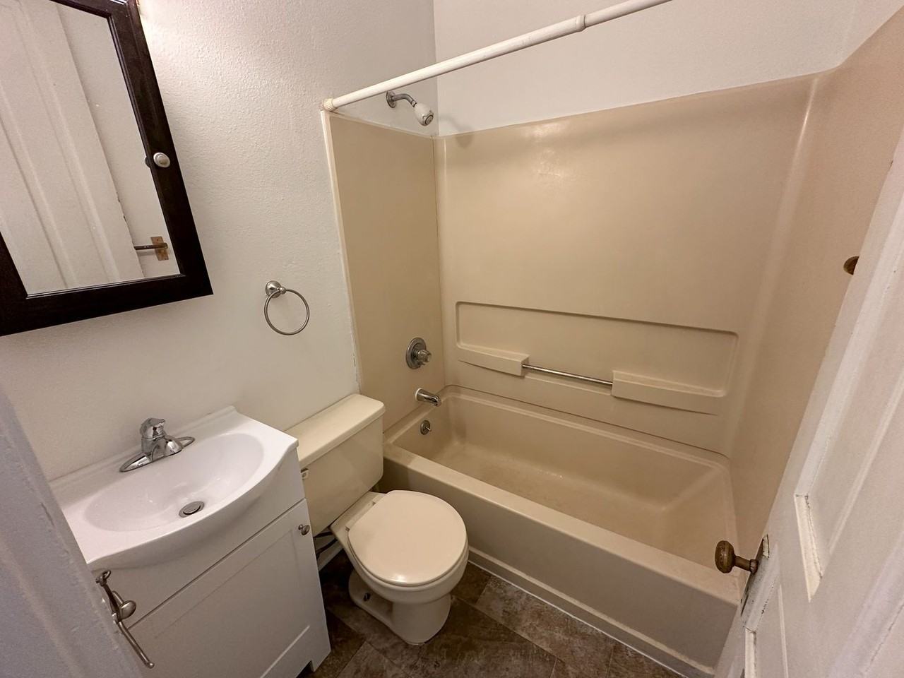 619 Duff Avenue - Photo 6 of 17