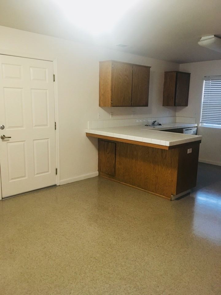 2235 W Lark Ave - Photo 3 of 14