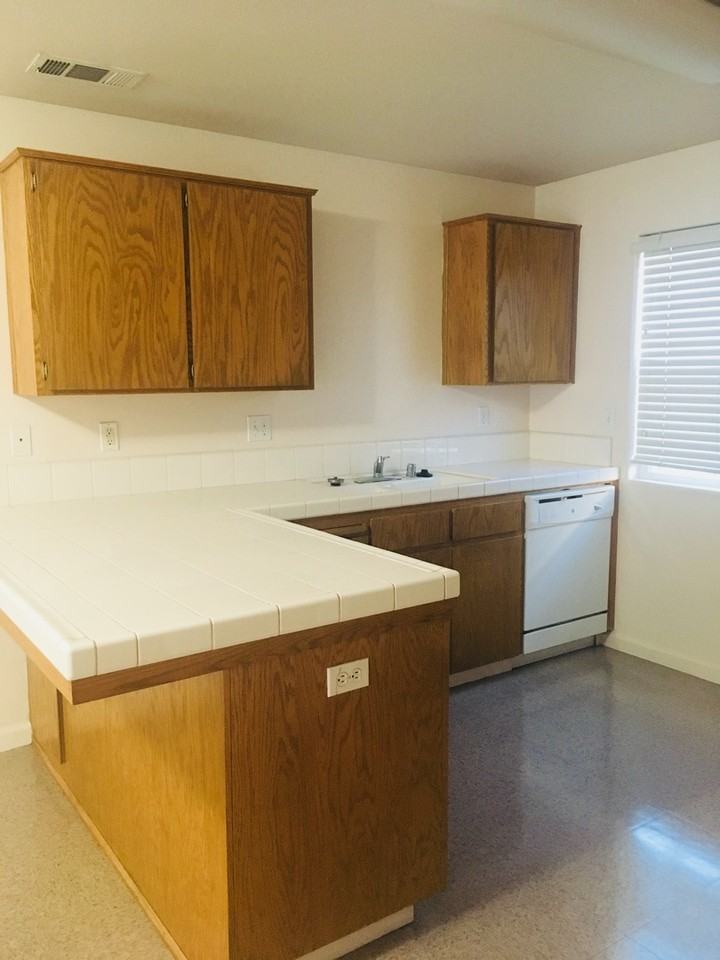 2235 W Lark Ave - Photo 4 of 14