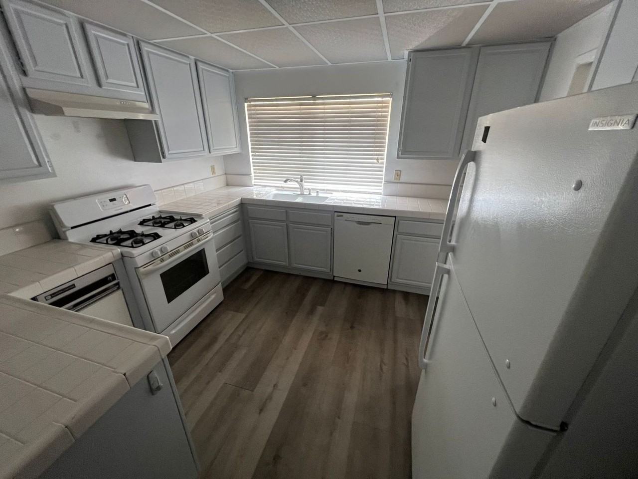 1390 Halifax Dr - Photo 3 of 10