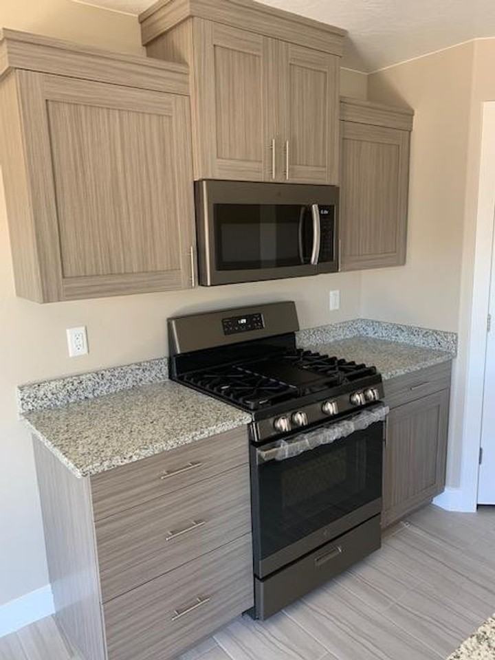 3239 S 840 E #5 - Photo 3 of 18