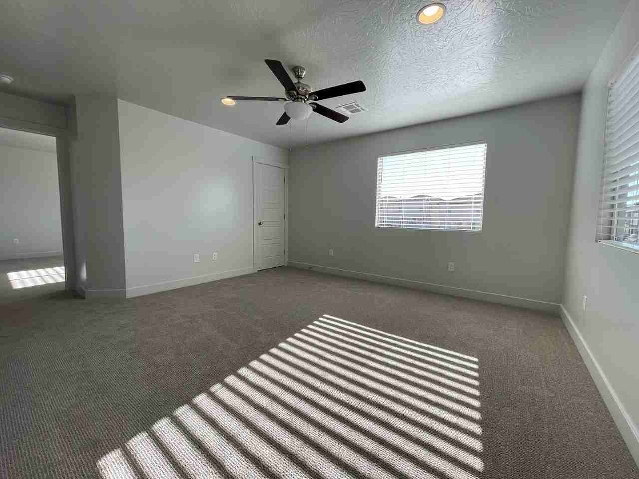 3168 E Sky Rim Way - Photo 7 of 25