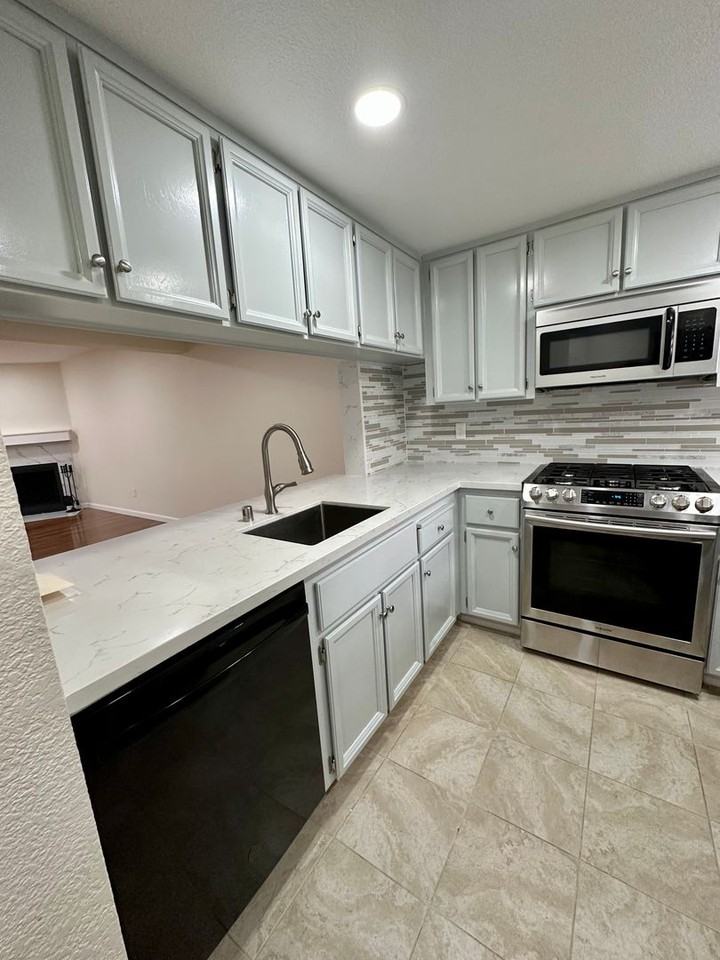 6063 Joaquin Murieta Ave #B - Photo 2 of 14