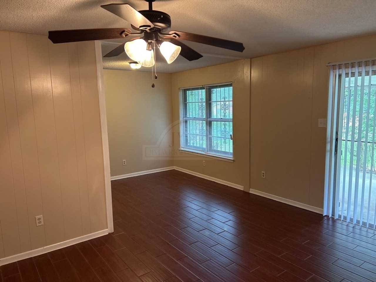 1013 Kathey Dr - Photo 5 of 20