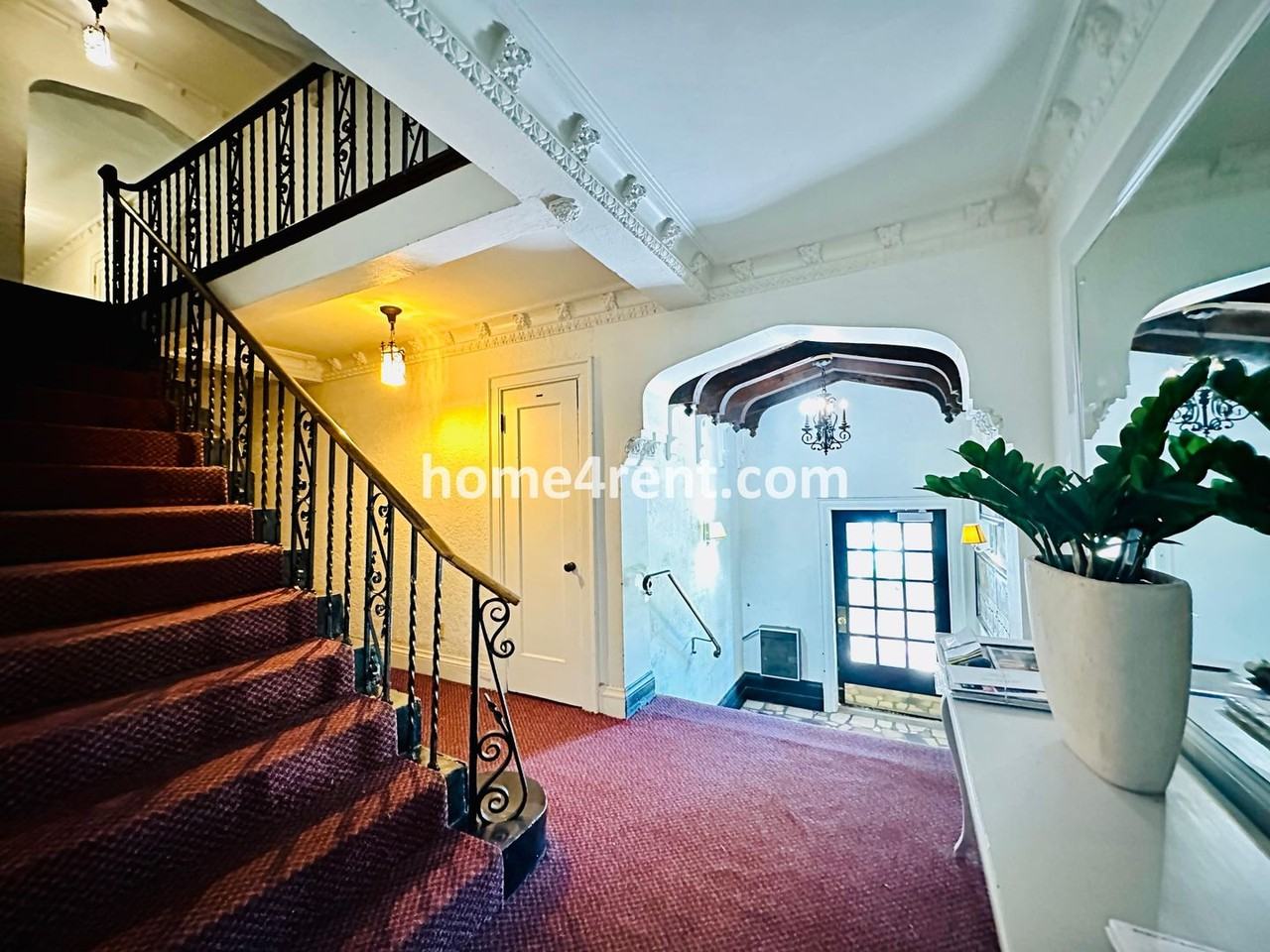 700 W 48th St - Photo 4 of 27