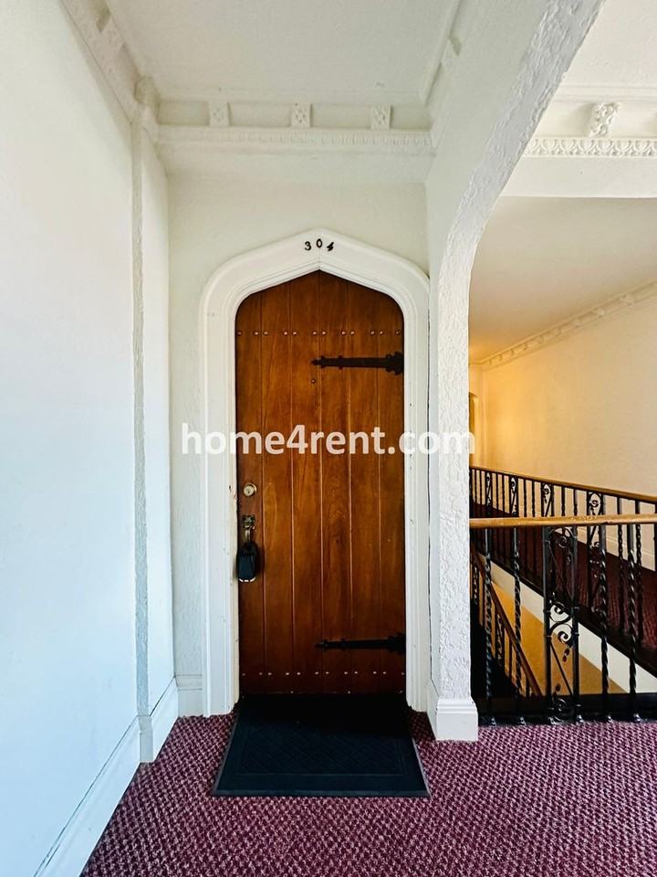 700 W 48th St - Photo 6 of 27