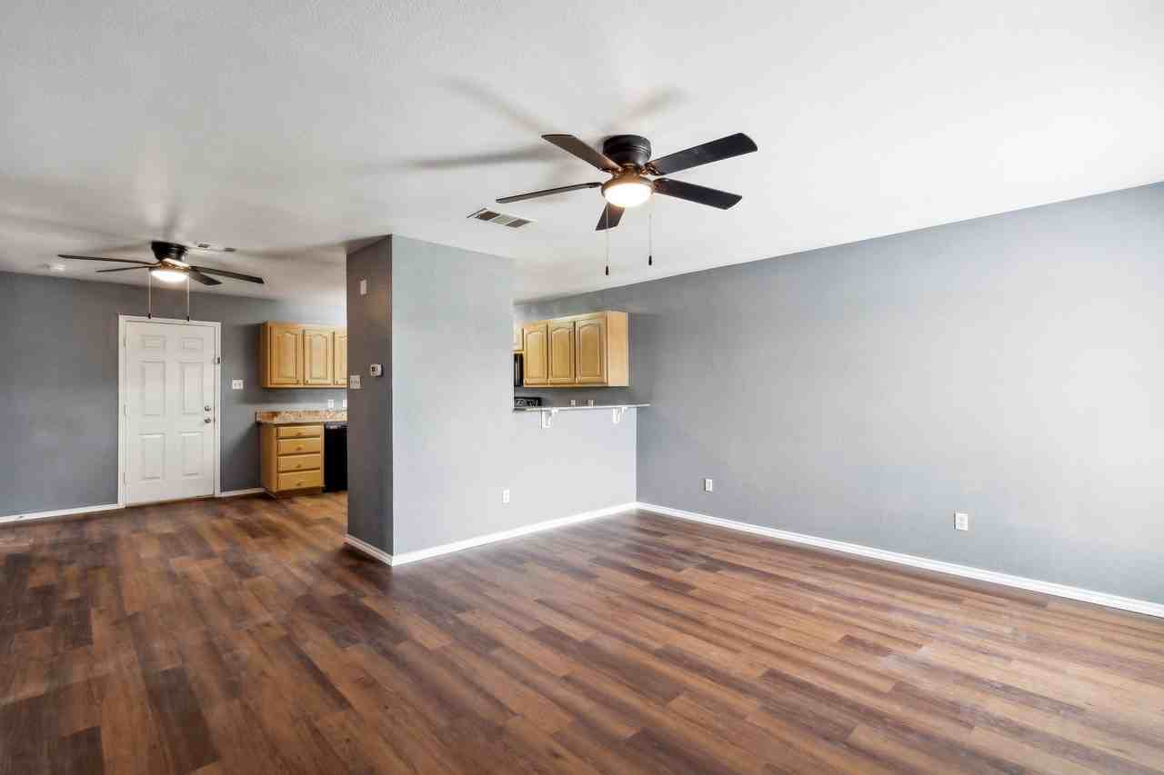 1502 Sharron Court - Photo 2 of 41