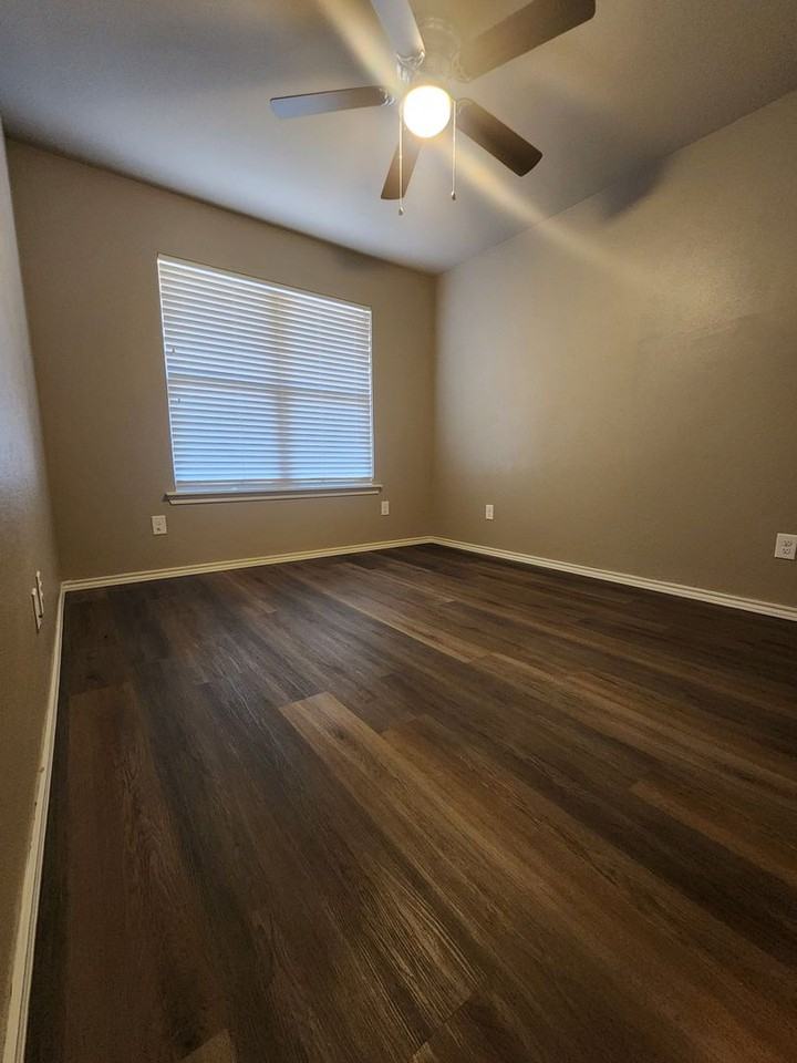 8702 15th St - Photo 3 of 20