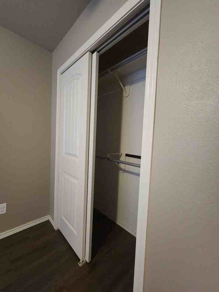 8702 15th St - Photo 4 of 20