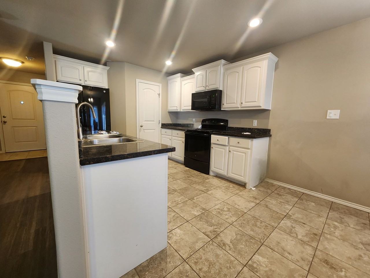 8702 15th St - Photo 5 of 20