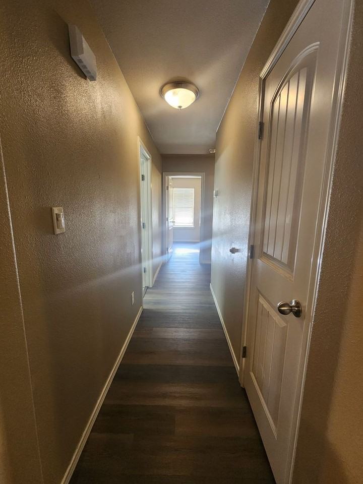 8702 15th St - Photo 7 of 20