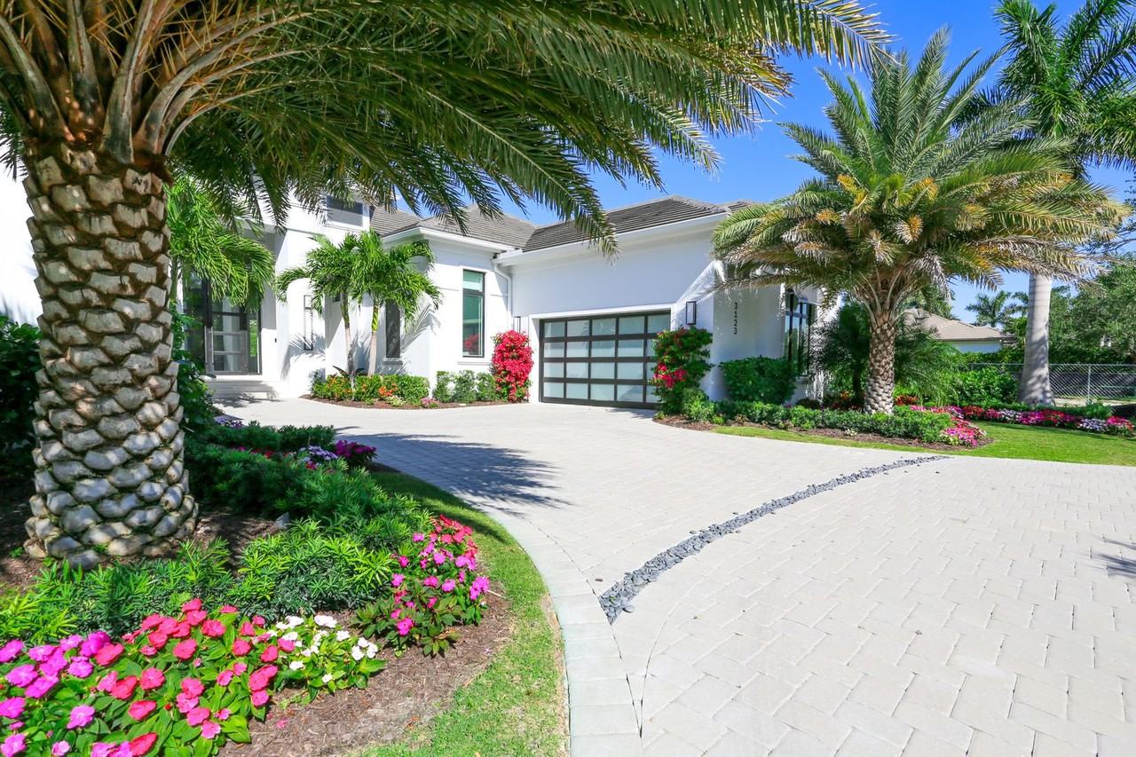 3123 Crayton Rd - Photo 3 of 50