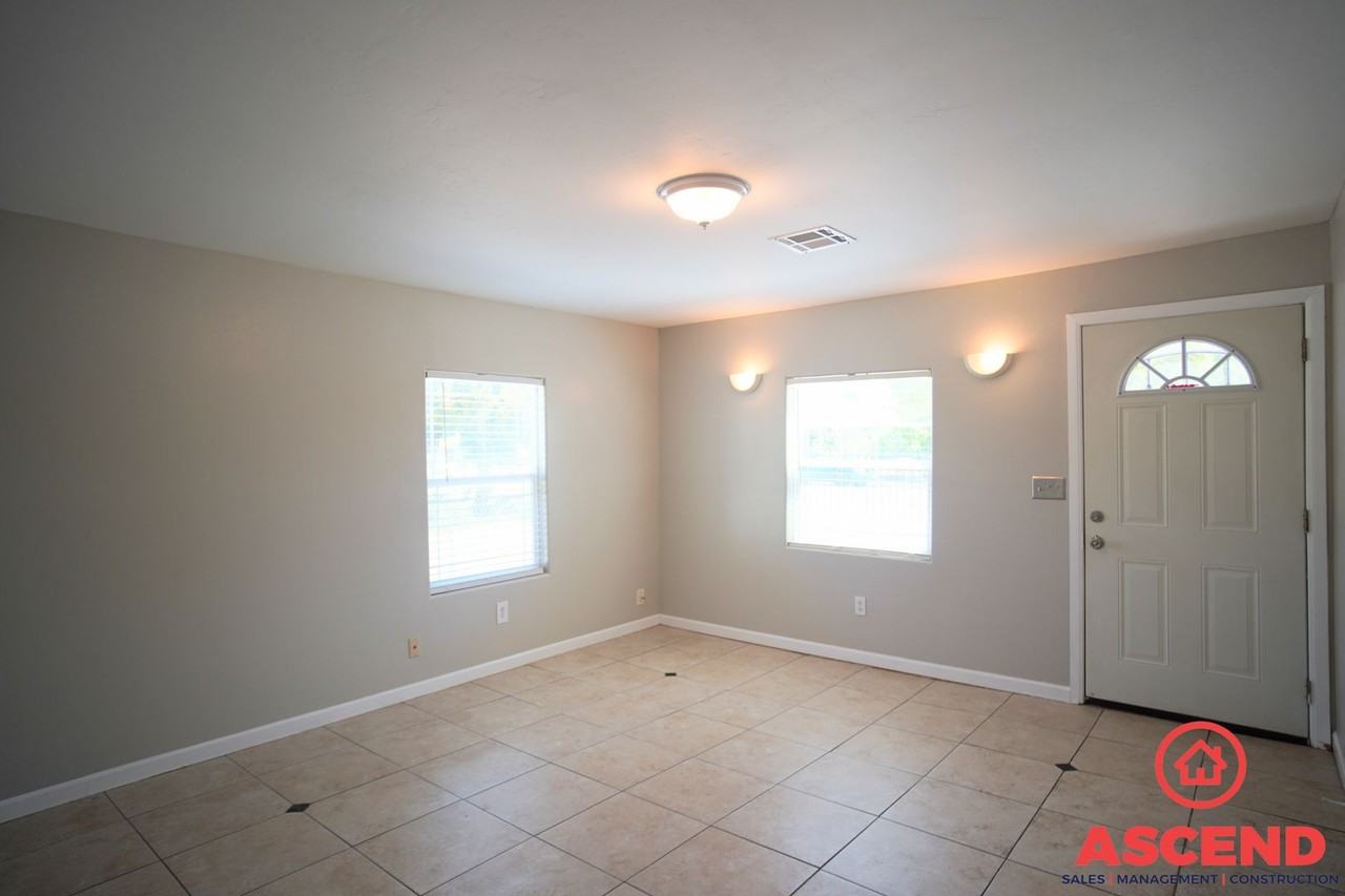 9800 Howard St - Photo 2 of 10