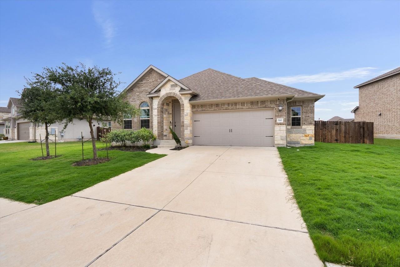 520 Middle Brook Dr - Photo 2 of 32