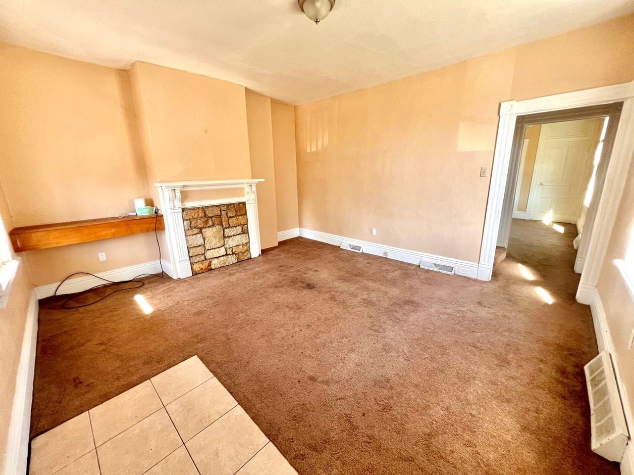 1316 4th Ave - Photo 2 of 20