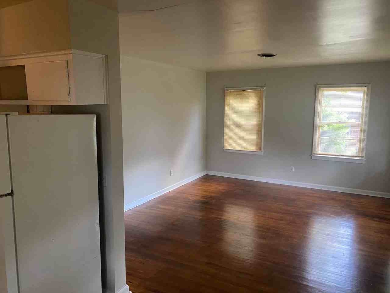 1004 Fleming Ave - Photo 5 of 8