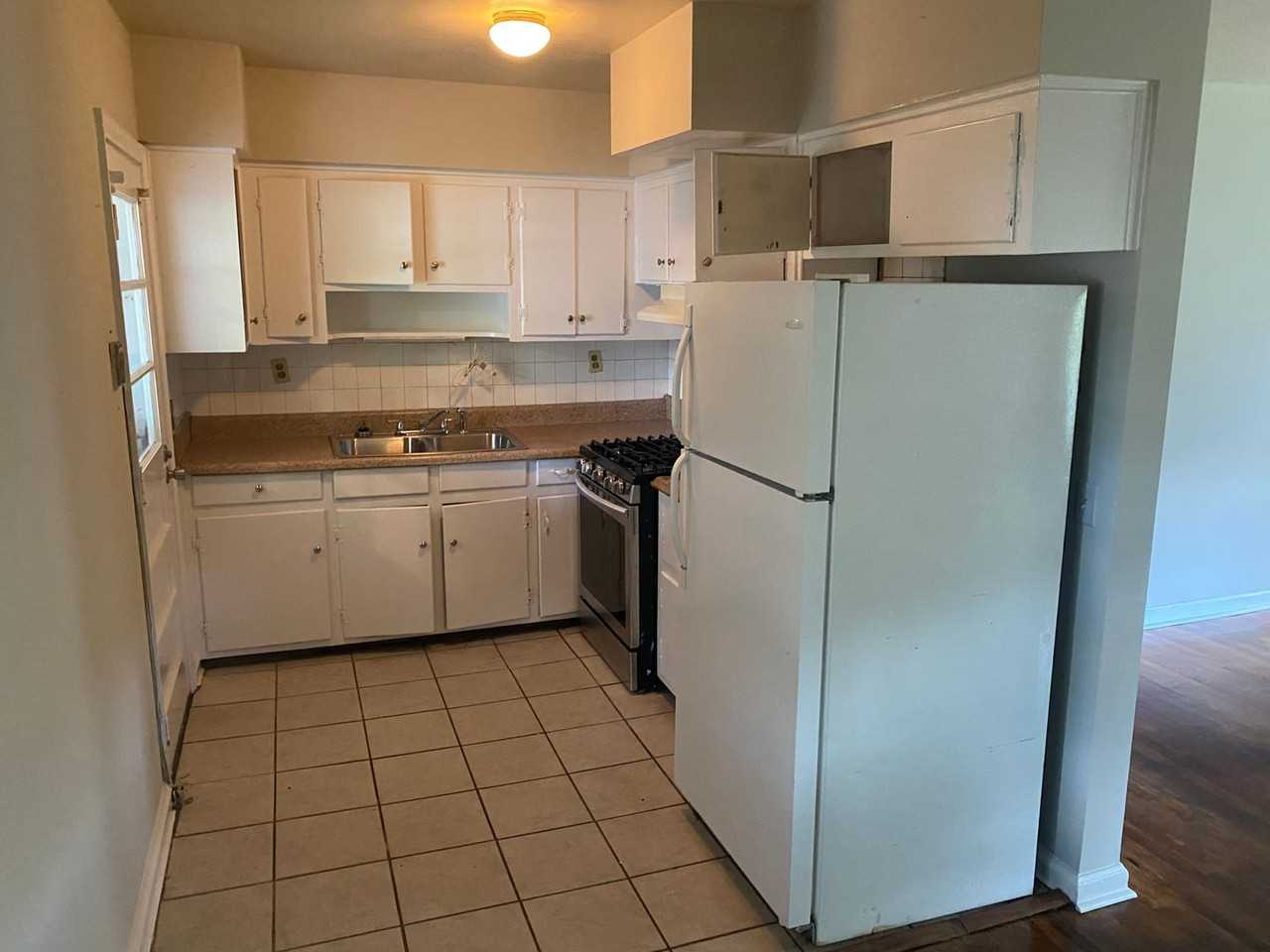 1004 Fleming Ave - Photo 6 of 8