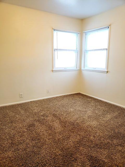 1415 Avenue B - Photo 4 of 6