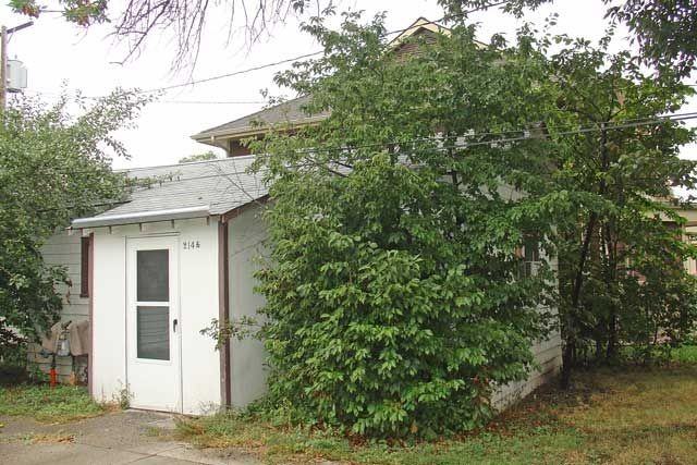 214 1/2 S 28th St - Photo 2 of 5