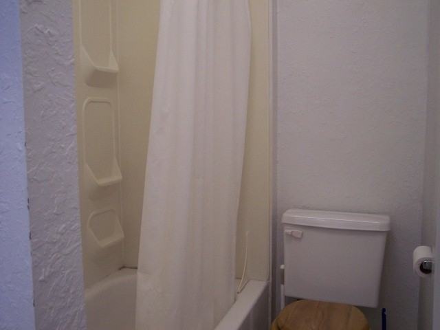 214 1/2 S 28th St - Photo 5 of 5