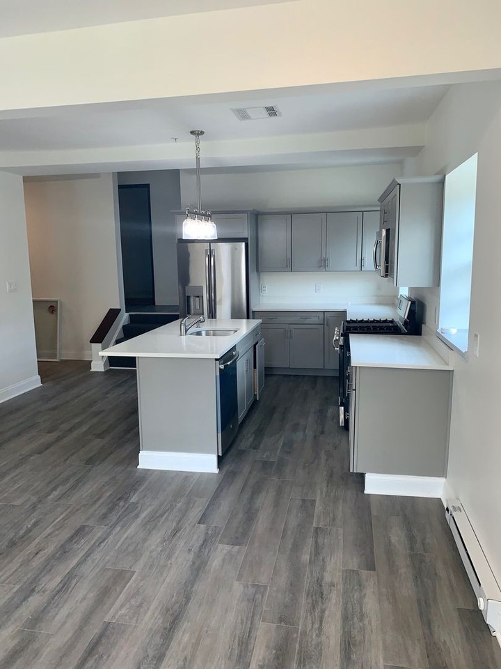 4055 Butler st - Photo 2 of 19