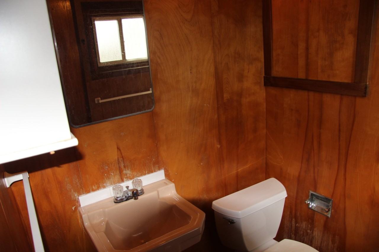 24 S Poplar St #2 - Photo 6 of 11