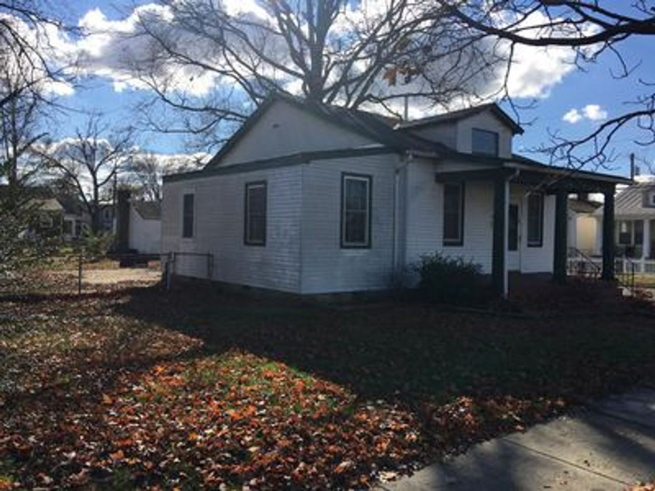 1401 Melton Ave - Photo 3 of 12