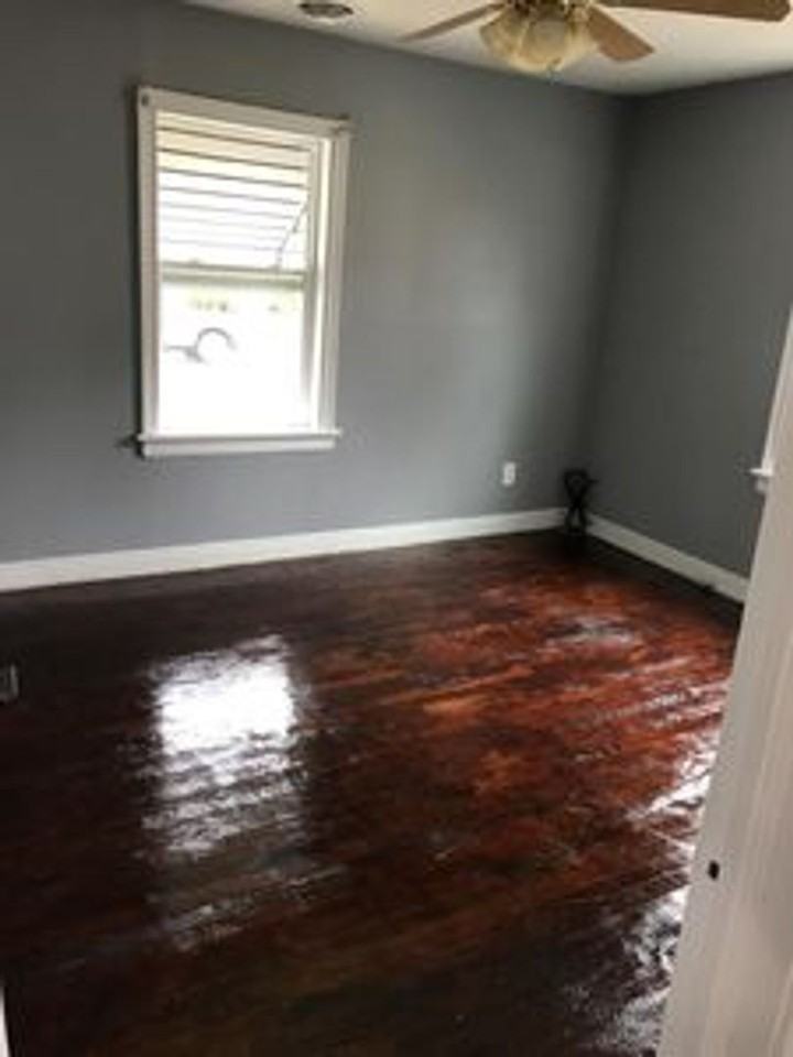 1509 Milton St - Photo 5 of 38