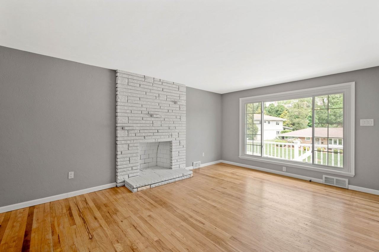132 Cherrydell Dr - Photo 3 of 29