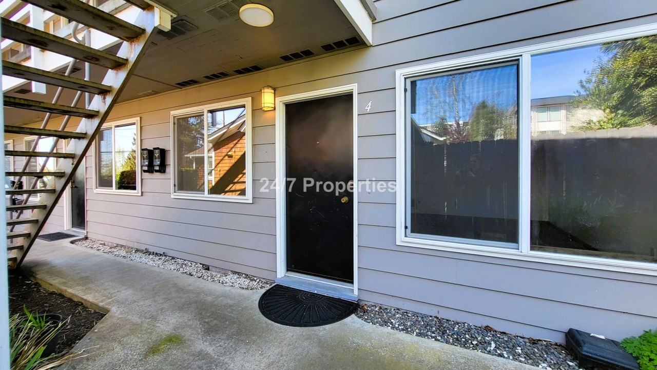 3415 Sw 11th Ave #4 - Photo 2 of 12