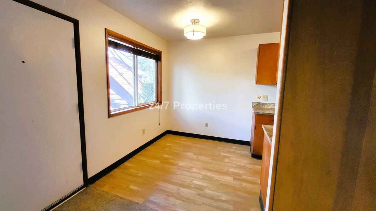 3415 Sw 11th Ave #4 - Photo 5 of 12