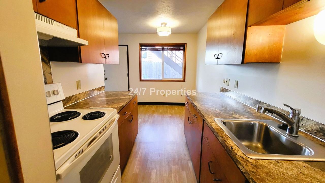 3415 Sw 11th Ave #4 - Photo 7 of 12